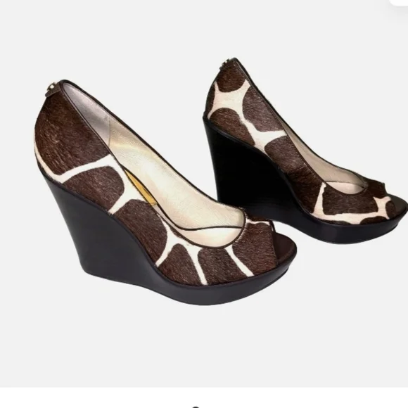 Micheal Kors Giraffe Classic Animal Print Cowhide Bohemian NWOT Chocolate Wedges - Picture 2 of 7